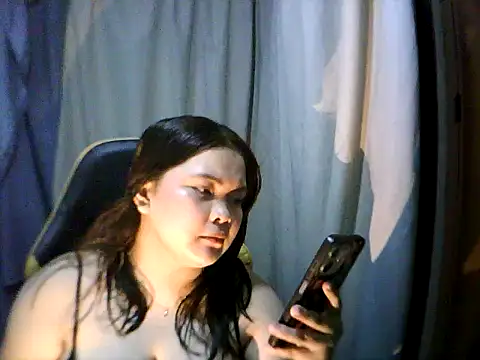 Snapshot of xia_xoxo_ chatting on May 30, 2026, 12:11 pm xia xoxo online show from May 30, 2026, 12:11 pm