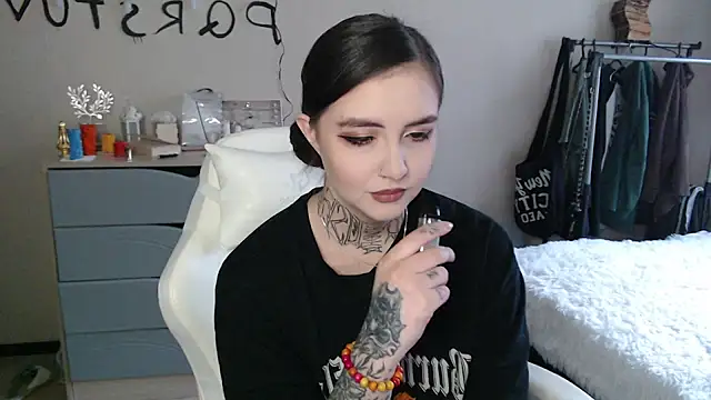 Snapshot of Rin_Tozier chatting on April 28, 2026, 3:22 am Rin Tozier online show from April 28, 2026, 3:22 am