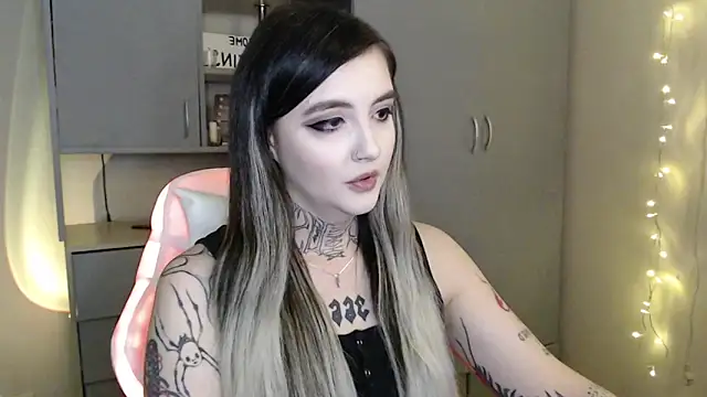 Rin Tozier online show from February 16, 2026, 12:09 am