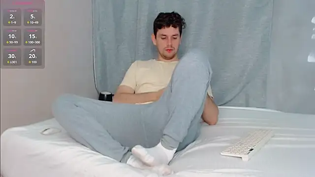 Snapshot of Luc_7 chatting on March 1, 2026, 11:49 pm Luc 7 online show from March 1, 2026, 11:49 pm