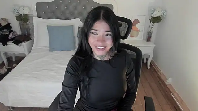 Aisha Haddad online show from April 21, 2026, 1:28 pm