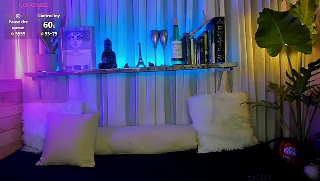 Snapshot of Miss-liaa chatting on April 9, 2026, 10:27 pm Miss-liaa online show from April 9, 2026, 10:27 pm