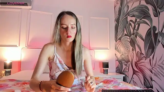 Snapshot of Hada_Magica chatting on April 15, 2026, 7:07 pm Hada Magica online show from April 15, 2026, 7:07 pm