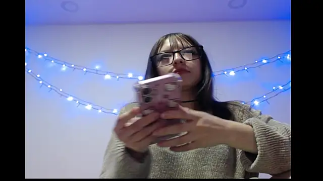 Snapshot of michell_bunny1 chatting on February 17, 2026, 4:21 am michell bunny1 online show from February 17, 2026, 4:21 am