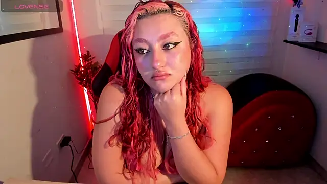 Snapshot of Emily_Jonesh chatting on May 1, 2026, 1:38 pm Emily Jonesh online show from May 1, 2026, 1:38 pm