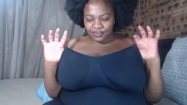 Snapshot of BIGBOOTYXX29 chatting on November 3, 2025, 6:55 pm BIGBOOTYXX29 online show from November 3, 2025, 6:55 pm