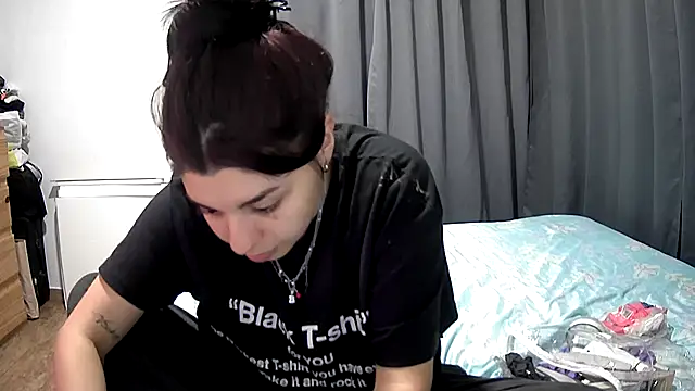 Snapshot of violetazein7 chatting on May 27, 2026, 8:49 pm violetazein7 online show from May 27, 2026, 8:49 pm