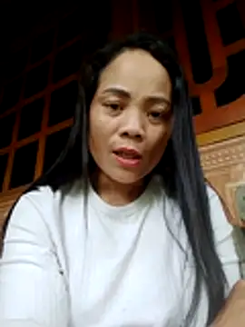 Snapshot of molly-xx chatting on May 21, 2026, 8:34 am molly-xx online show from May 21, 2026, 8:34 am
