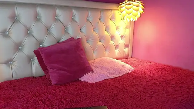 ivonne heaven online show from February 26, 2026, 4:23 am