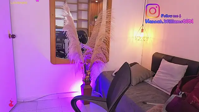 Snapshot of Hanna_Williams__ chatting on March 1, 2026, 2:55 am Hanna Williams online show from March 1, 2026, 2:55 am