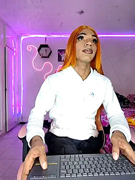 Snapshot of Violeta_R_ chatting on March 9, 2026, 4:38 am Violeta R online show from March 9, 2026, 4:38 am