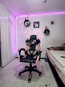 Snapshot of Violeta_R_ chatting on March 23, 2026, 5:40 am Violeta R online show from March 23, 2026, 5:40 am