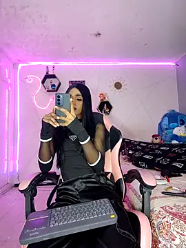 Snapshot of Violeta_R_ chatting on March 28, 2026, 5:30 am Violeta R online show from March 28, 2026, 5:30 am