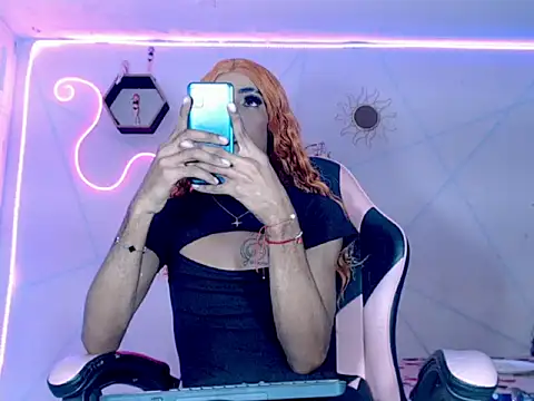 Snapshot of Violeta_R_ chatting on February 25, 2026, 2:12 am Violeta R online show from February 25, 2026, 2:12 am