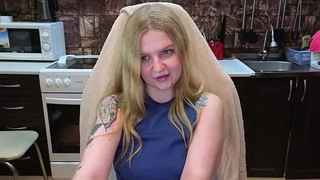 Snapshot of AnitaXVine chatting on June 17, 2026, 7:46 pm AnitaXVine online show from June 17, 2026, 7:46 pm