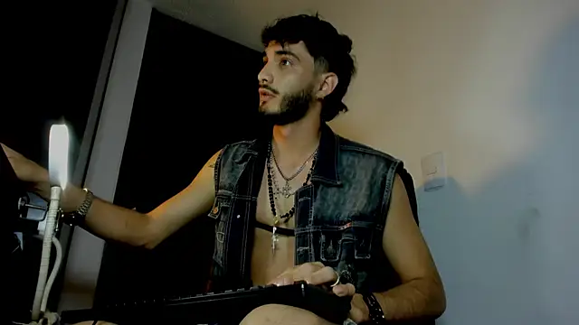 LovexJuxn8 online show from February 24, 2026, 7:15 pm