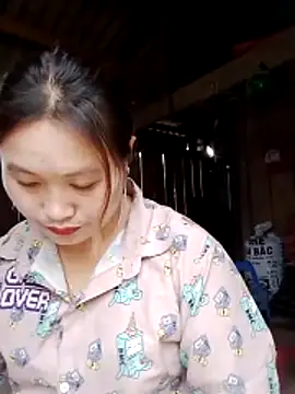 Snapshot of bany-lee chatting on April 20, 2026, 2:14 am bany-lee online show from April 20, 2026, 2:14 am