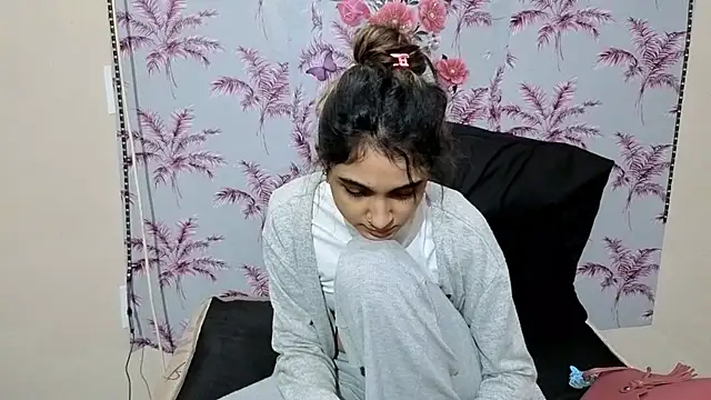 Snapshot of Amber_Rose06 chatting on June 18, 2026, 5:17 am Amber Rose06 online show from June 18, 2026, 5:17 am
