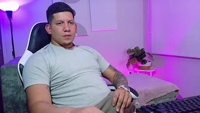  robertobaggioo online show from July 6, 2026, 5:14 am
