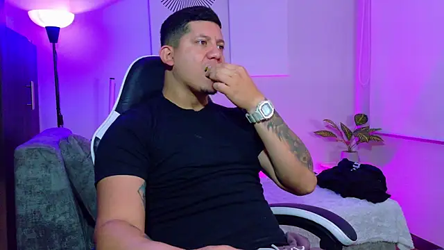  robertobaggioo online show from July 24, 2026, 12:23 pm