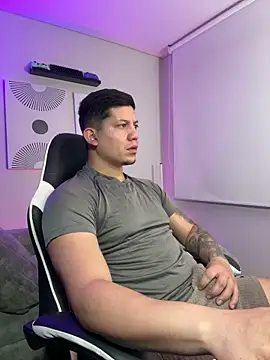  robertobaggioo online show from March 13, 2026, 12:32 pm