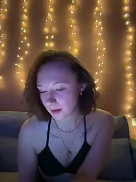 AlinaFoxyy online show from February 18, 2026, 6:04 pm