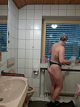 Snapshot of Milas_Dreams_Dauergeil chatting on February 17, 2026, 8:11 am Milas Dreams Dauergeil online show from February 17, 2026, 8:11 am