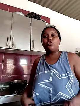 PerlaCurvasgrandes online show from March 19, 2026, 7:03 pm