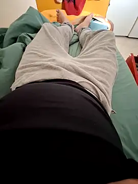 Snapshot of cetriolino chatting on February 17, 2026, 8:33 am cetriolino online show from February 17, 2026, 8:33 am