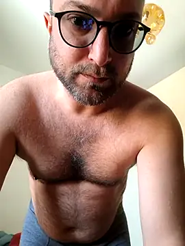 Snapshot of cetriolino chatting on February 18, 2026, 9:06 am cetriolino online show from February 18, 2026, 9:06 am