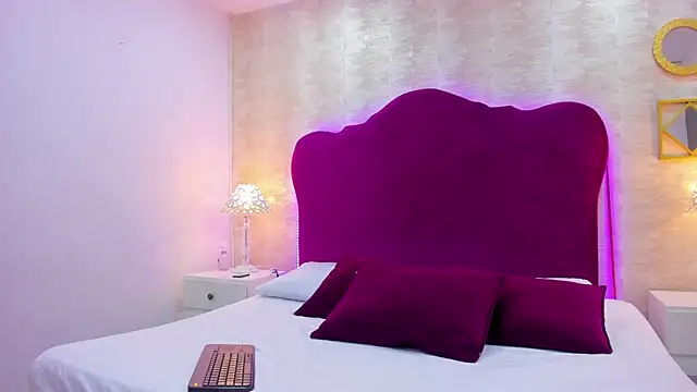 Snapshot of HollyOlson chatting on February 12, 2026, 5:34 pm HollyOlson online show from February 12, 2026, 5:34 pm