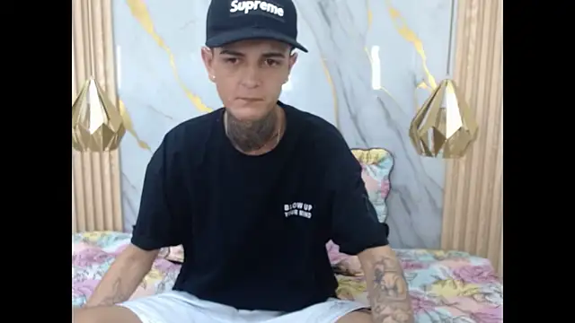Snapshot of benjamin_anthony chatting on May 8, 2026, 4:00 pm benjamin anthony online show from May 8, 2026, 4:00 pm
