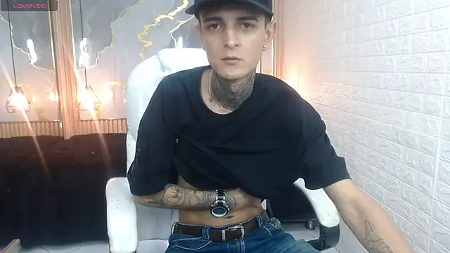 Snapshot of benjamin_anthony chatting on May 12, 2026, 7:42 pm benjamin anthony online show from May 12, 2026, 7:42 pm