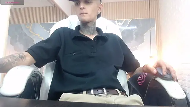 Snapshot of benjamin_anthony chatting on May 22, 2026, 7:34 pm benjamin anthony online show from May 22, 2026, 7:34 pm