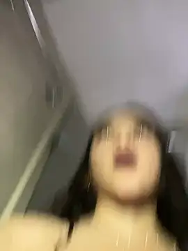 candy deluxe online show from April 24, 2026, 5:20 am