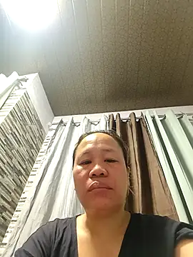 Snapshot of squirtshantal chatting on April 9, 2026, 7:31 pm squirtshantal online show from April 9, 2026, 7:31 pm