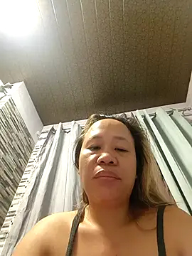 Snapshot of squirtshantal chatting on April 6, 2026, 7:37 pm squirtshantal online show from April 6, 2026, 7:37 pm