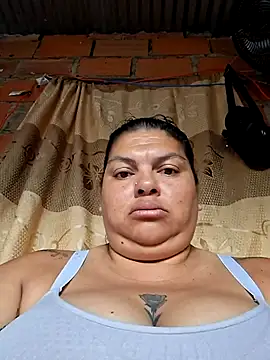 Snapshot of Juli_Powl chatting on June 7, 2026, 12:10 pm Juli Powl online show from June 7, 2026, 12:10 pm