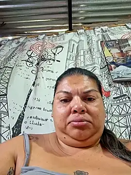 Snapshot of Juli_Powl chatting on July 12, 2026, 12:06 pm Juli Powl online show from July 12, 2026, 12:06 pm