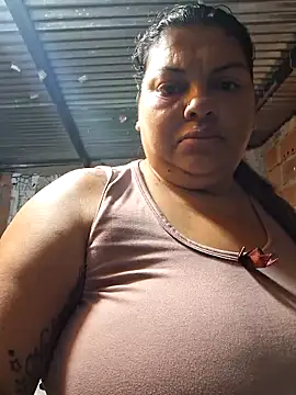 Snapshot of Juli_Powl chatting on April 16, 2026, 11:22 am Juli Powl online show from April 16, 2026, 11:22 am