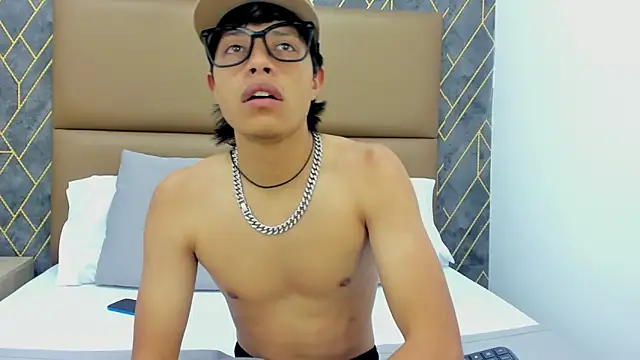 Snapshot of Escanor_Hot chatting on February 20, 2026, 8:44 pm Escanor Hot online show from February 20, 2026, 8:44 pm