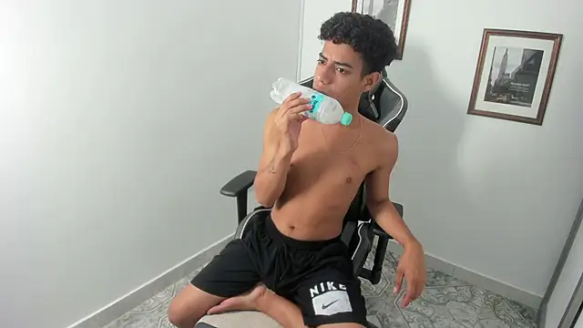 Snapshot of alexx_cum18 chatting on July 9, 2026, 12:59 pm alexx cum18 online show from July 9, 2026, 12:59 pm