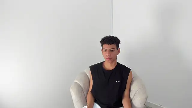 Snapshot of alexx_cum18 chatting on June 26, 2026, 2:01 pm alexx cum18 online show from June 26, 2026, 2:01 pm