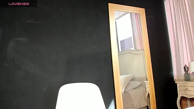 Snapshot of madii_lenon chatting on March 14, 2026, 8:37 pm madii lenon online show from March 14, 2026, 8:37 pm