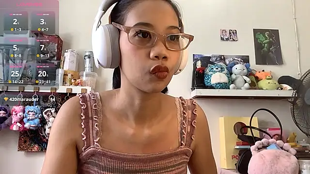 GloryKulikowski online show from March 27, 2026, 2:20 am