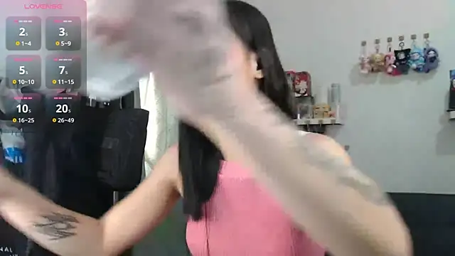 GloryKulikowski online show from April 26, 2026, 10:07 pm