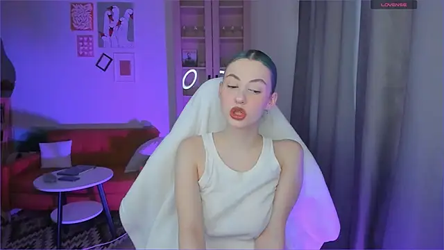 Snapshot of AdeleBabyGirl chatting on March 26, 2026, 4:55 am AdeleBabyGirl online show from March 26, 2026, 4:55 am