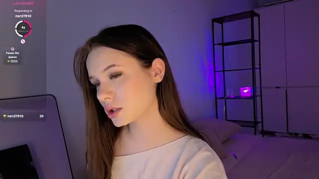 SirenBeatrice online show from April 4, 2026, 9:05 am