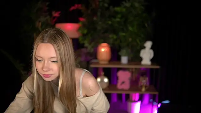 SweetDaisy me online show from February 15, 2026, 8:35 am