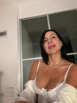 caritoo21 online show from June 14, 2026, 4:03 am